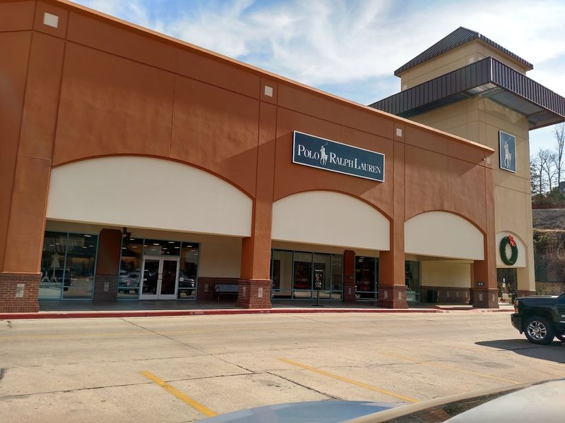 EV Charging and Modern Conveniences for Today's Travelers