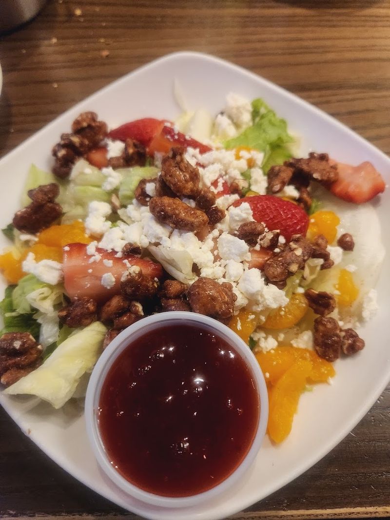 A Salad Bar That Actually Earns Attention