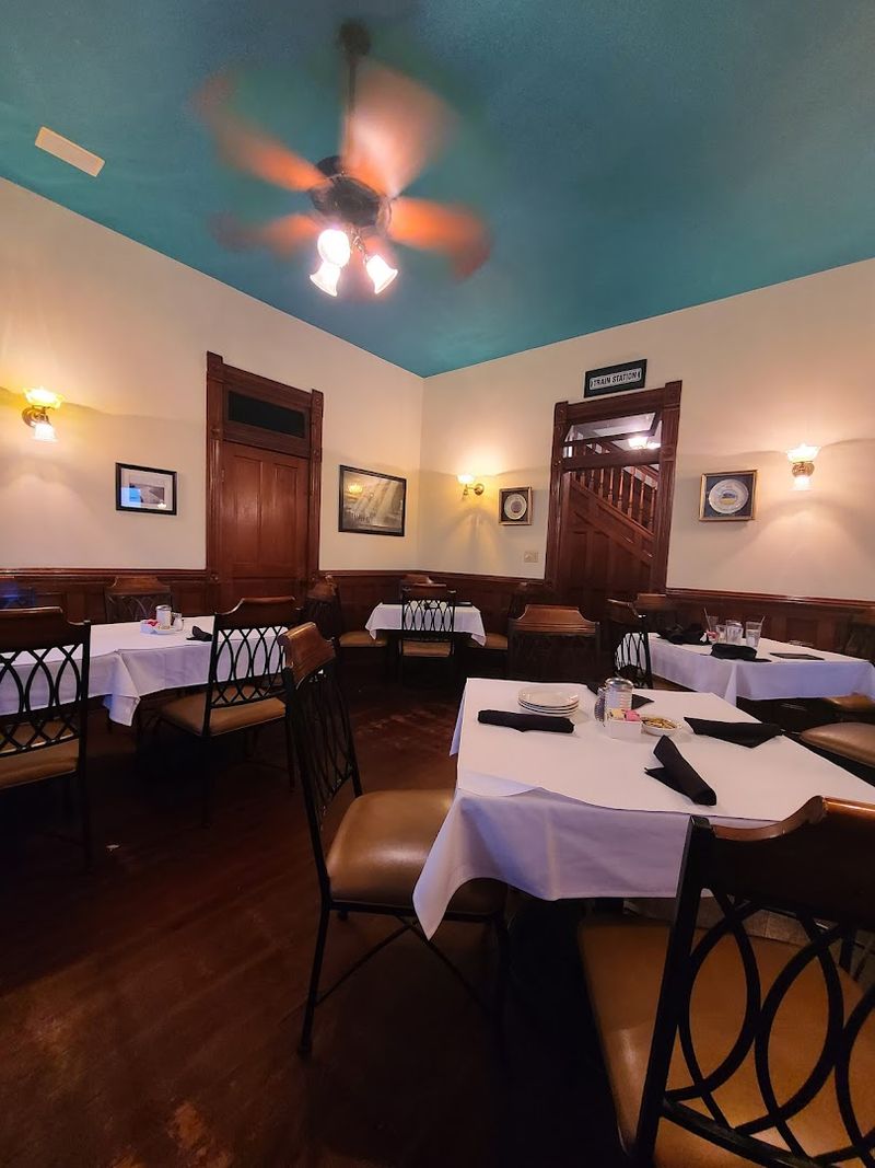 Southern Comfort Food With a Side of Cinematic History