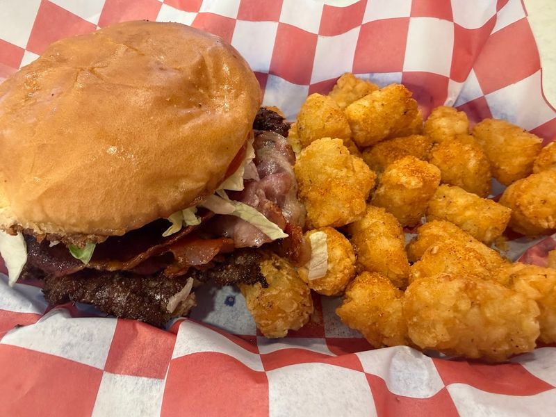 The Legendary Cheeseburger Everyone Talks About