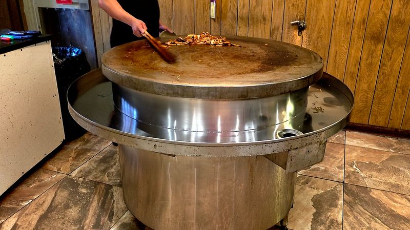 Traditional Chinese Decor Blended With Modern Touches