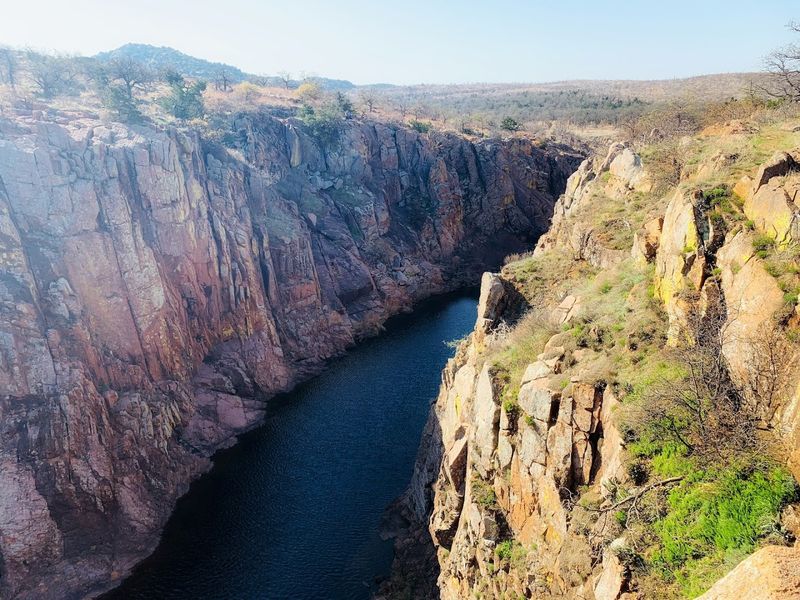 Lakes, Canyons, and Scenic Highlights