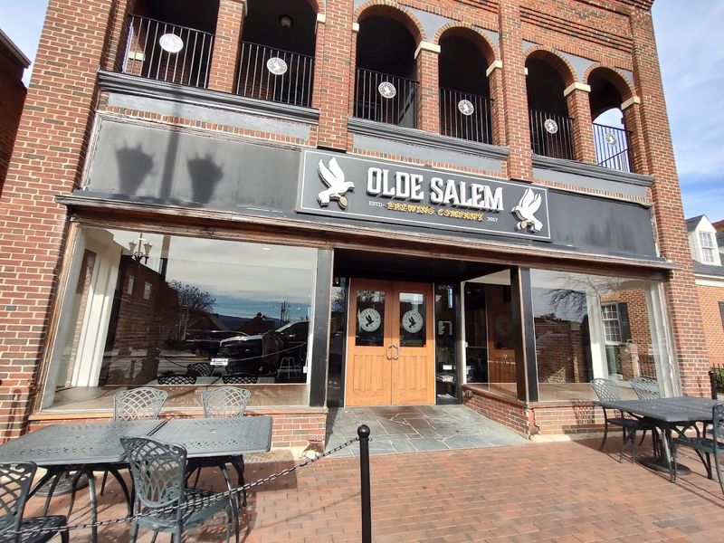 Downtown Salem and Its Irresistible Main Street Vibe