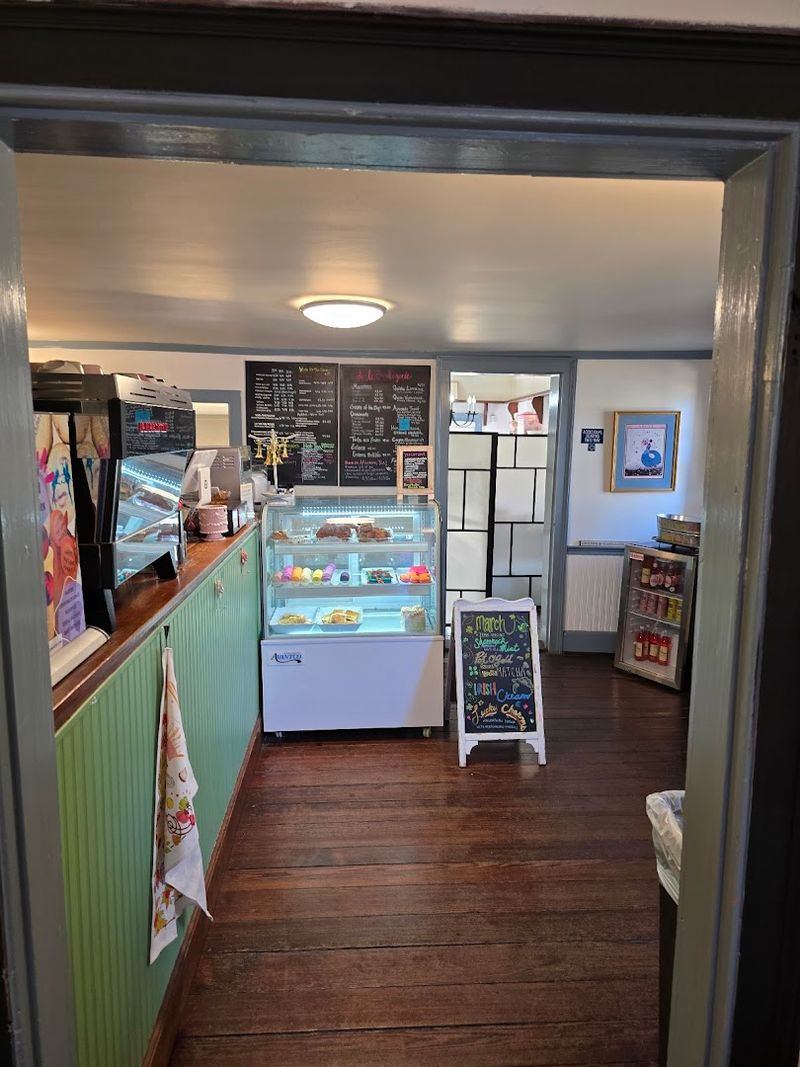 Buttery Croissants and French Pastries Worth Every Single Calorie