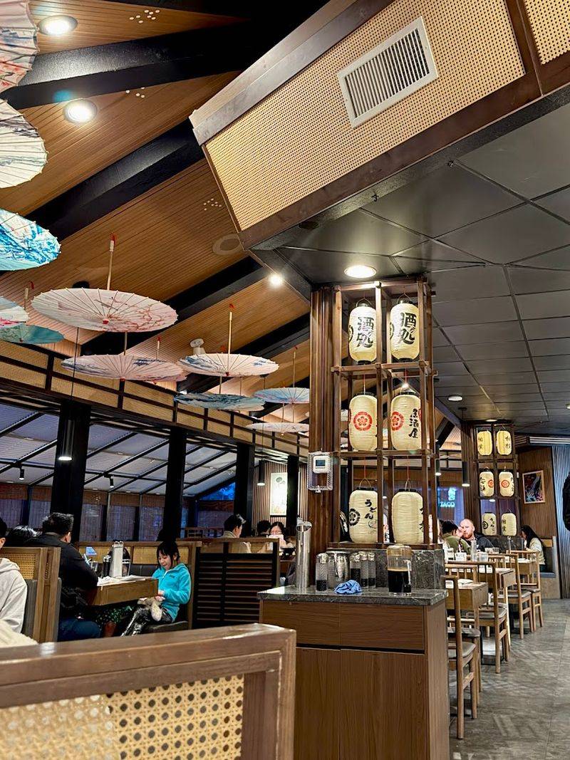 Robot Servers That Make Every Delivery Memorable