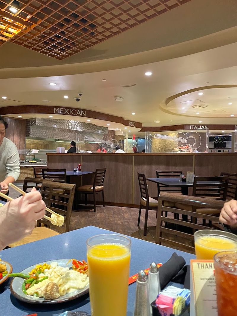 A Buffet Layout That Actually Makes Sense