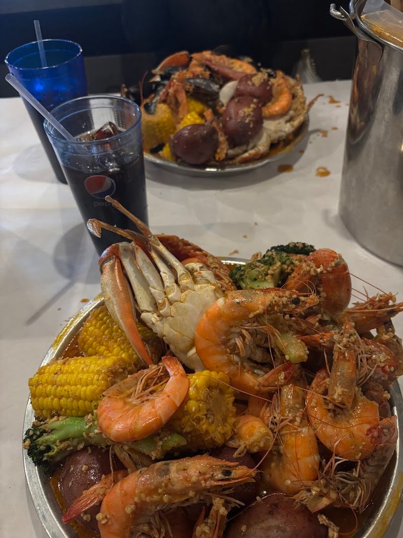 Huge Portions of Cajun Snow Crab That Actually Deliver