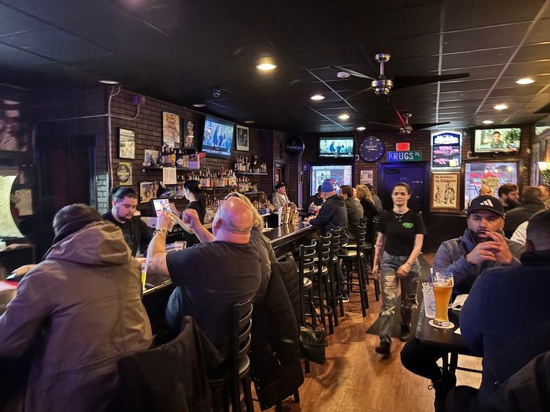 The Atmosphere That Keeps Regulars Coming Back Every Week