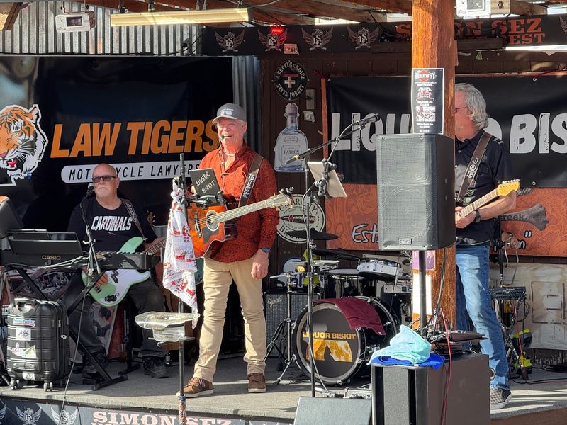 Live Music Keeps The Atmosphere Loud