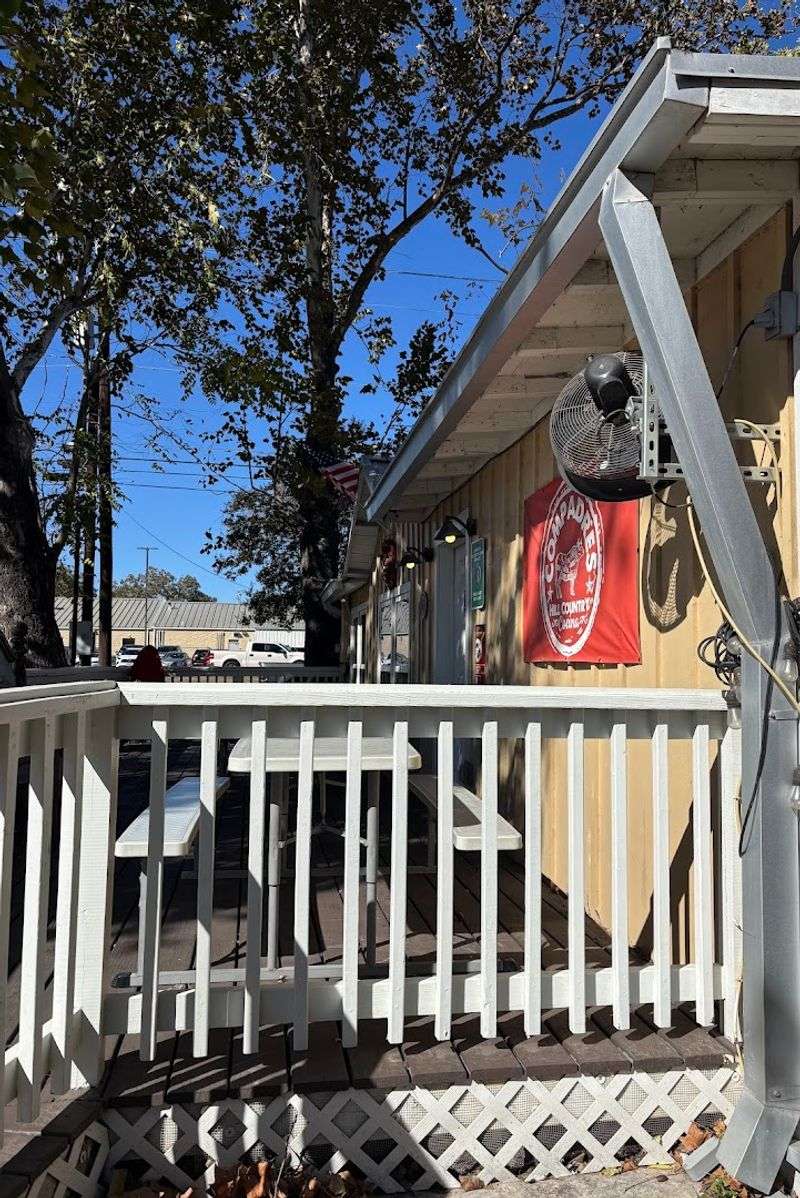 Why Lunch-Only Hours Make This Place Even More Worth Seeking Out