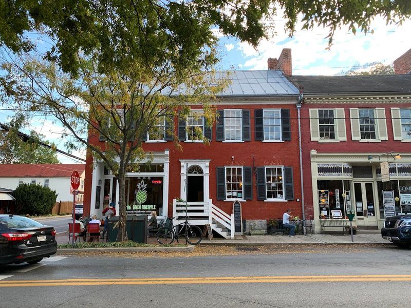 Independent Shops and the Snacks Hidden Inside Them