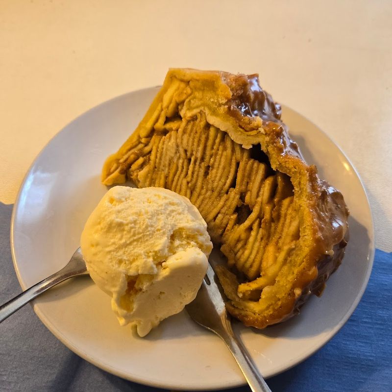 The Legendary Levee High Apple Pie