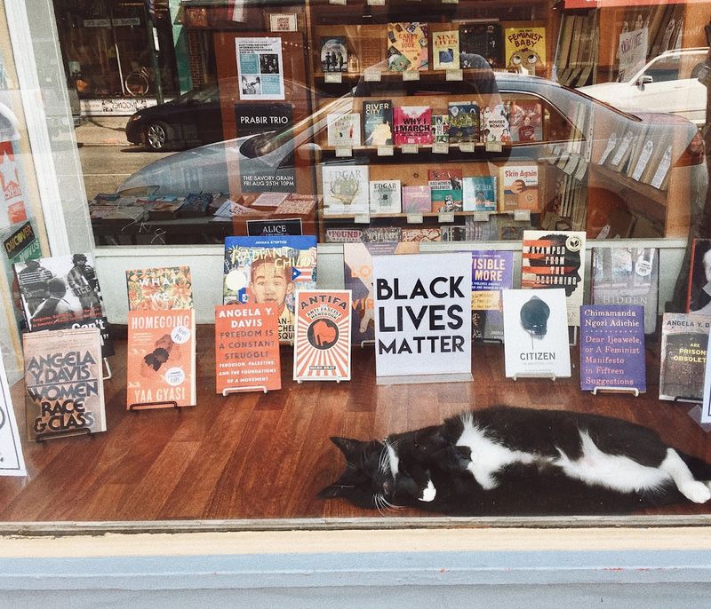 Carytown: The Neighborhood That Sets the Scene