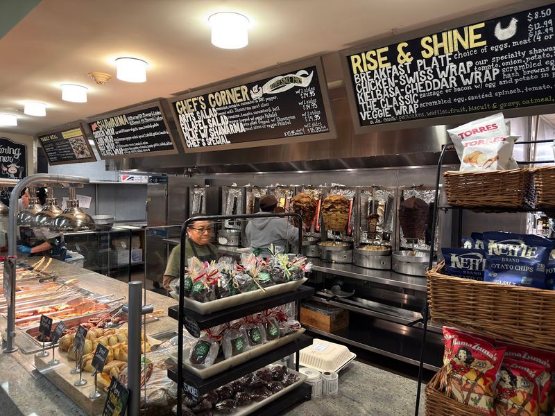 Fresh Halal Meats From a Real Butcher Counter