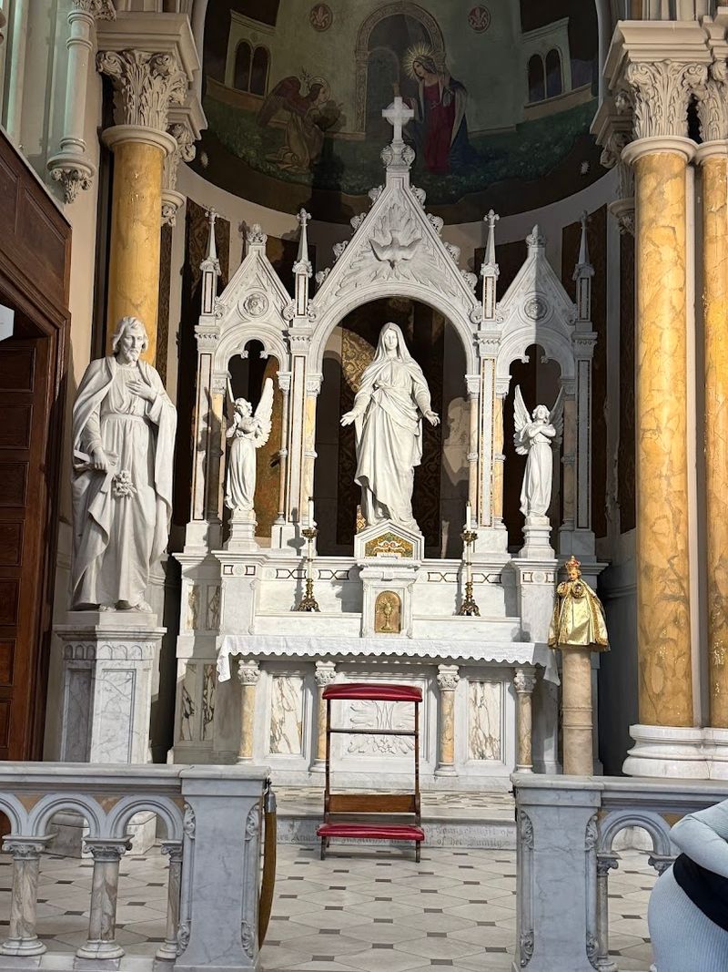 The Five Altars That Showcase Sacred Craftsmanship Up Close