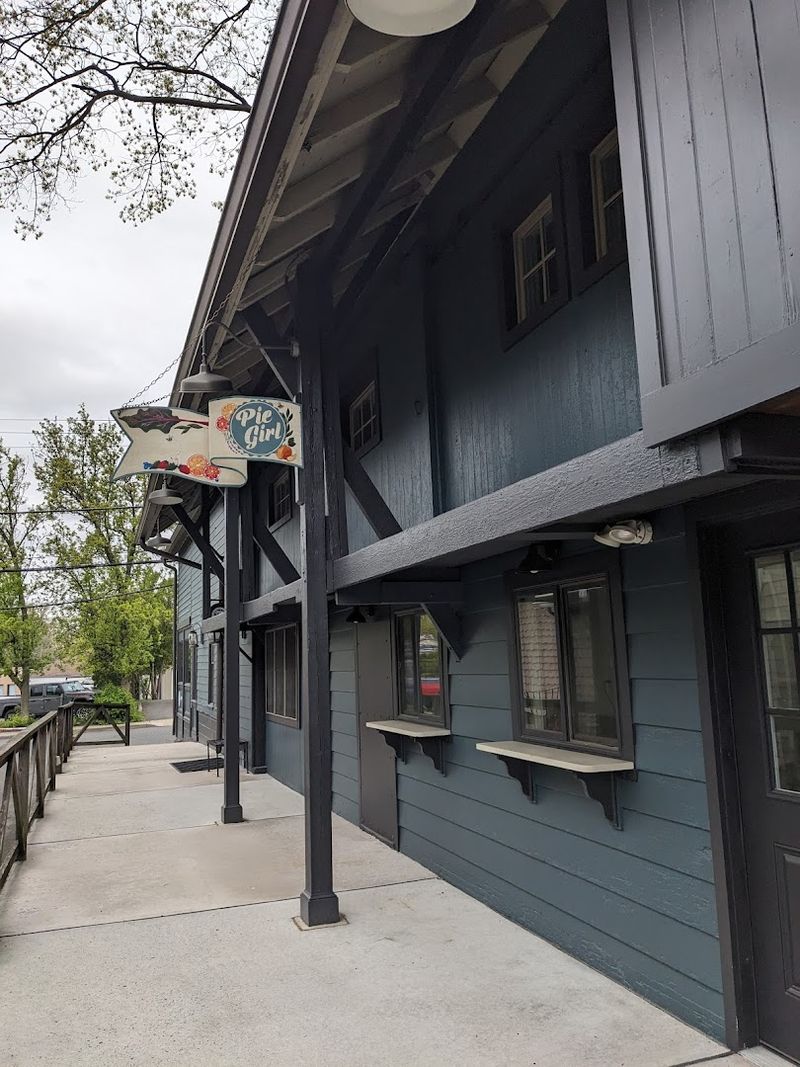 Planning Your Visit to PieGirl in Hightstown, NJ