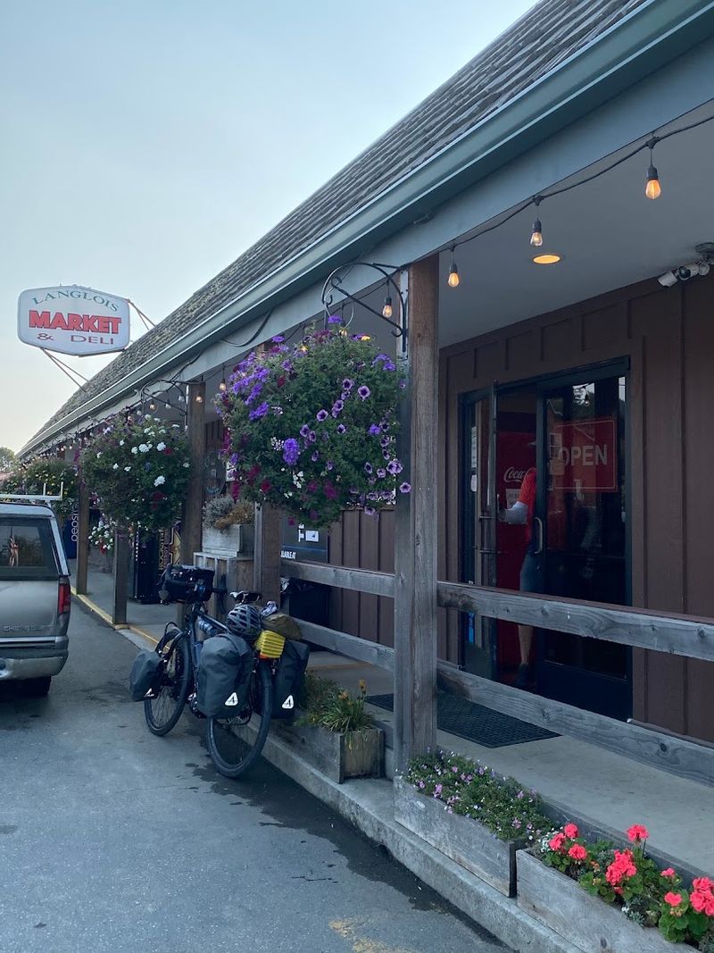 Langlois Market, Langlois, OR