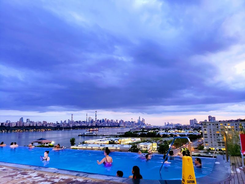 Location, Views, and the Hudson River Setting