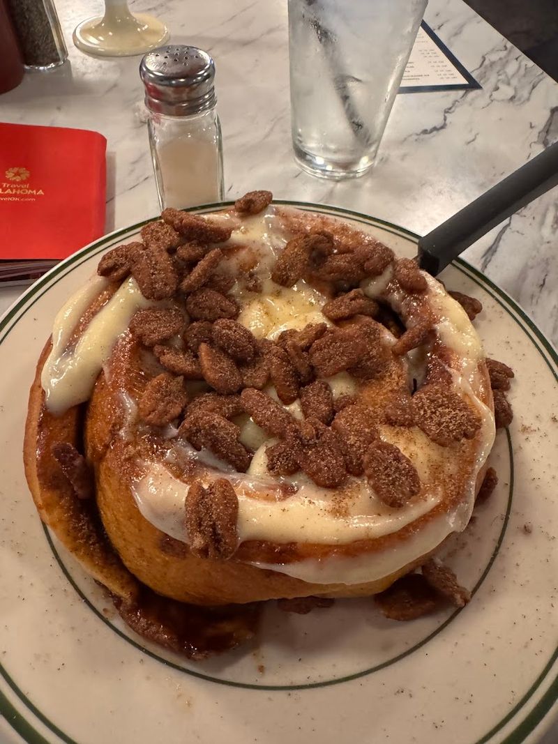 Gooey Cinnamon Rolls Deserve Their Own Fan Club