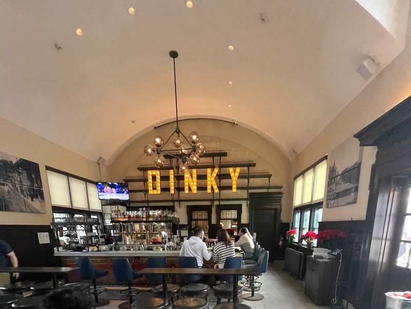 The Arts and Transit Neighborhood Vibe