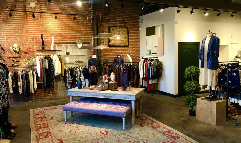 The East Crossroads Location and Atmosphere