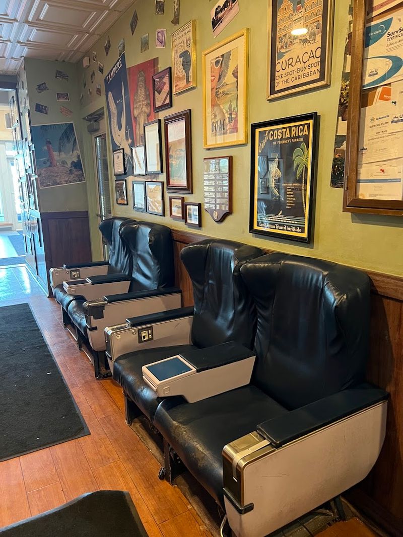 A Chicagoland Landmark For Families And Plane Lovers