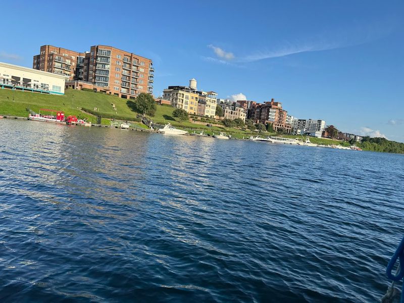 Rocketts Landing: The Departure Point With Major Charm