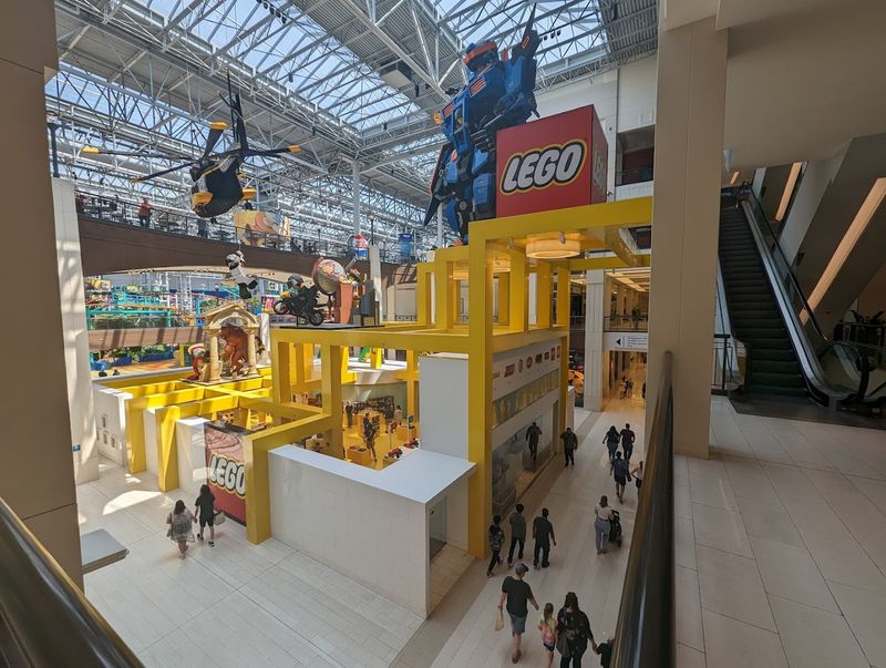 The LEGO Store and Giant Statues: A Creative Corner Worth Exploring
