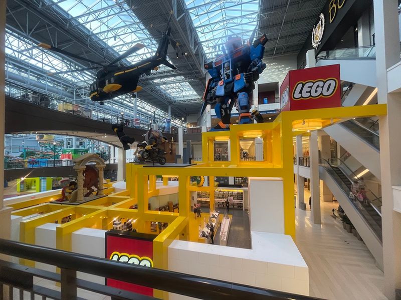 The LEGO Store and Giant LEGO Statues