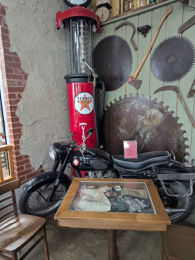 Commons Cafe Turns A Stop Into A Stay