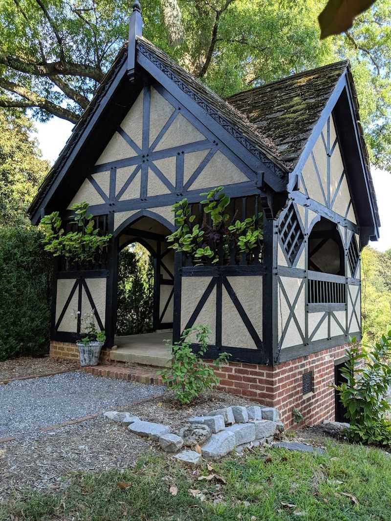 The Kitchen and Hidden Servant Passages