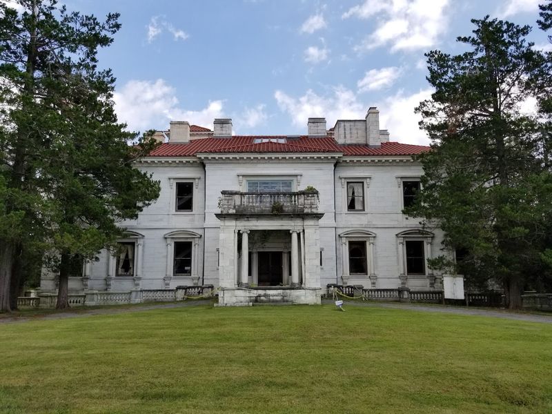 Touring the Palace: What to Expect on Your Visit