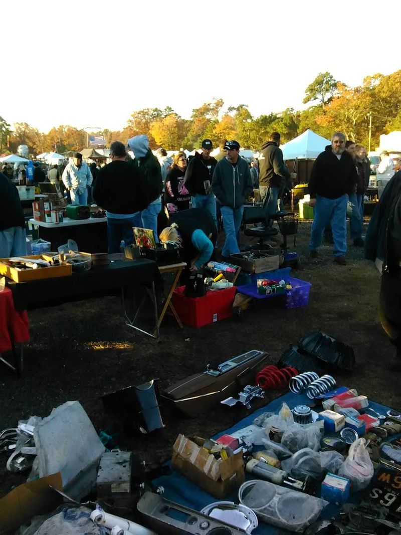 The Flea Market and Antique Vendors That Complete the Picture