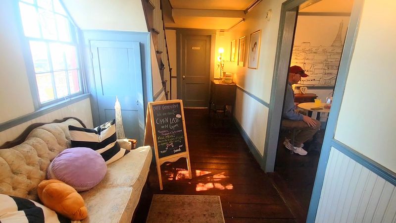 Finding Café Geneviève and Planning Your Visit