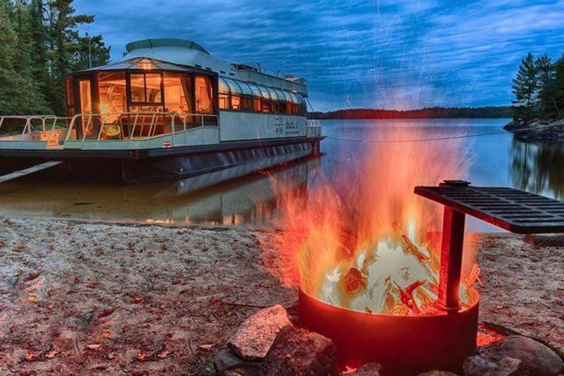 Houseboats Are the Ultimate Way to Stay