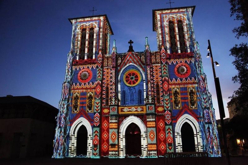 How the Projection Technology Works Its Magic