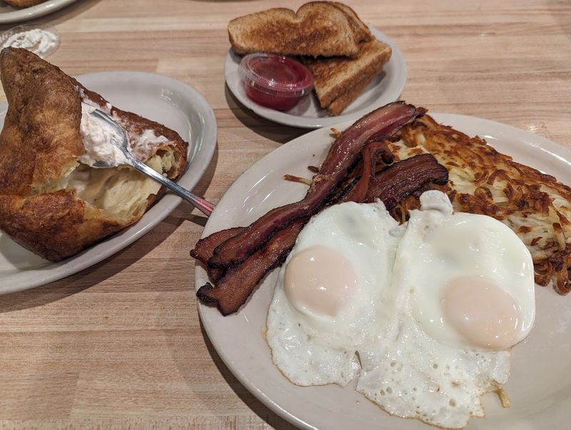 Breakfast Worth Setting an Early Alarm For