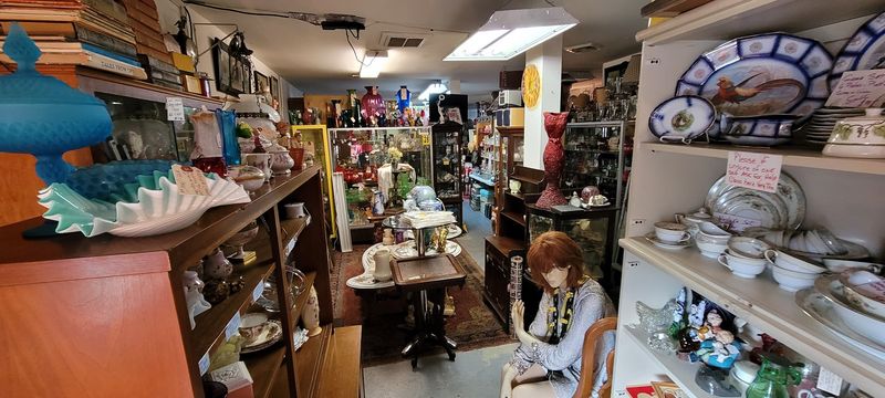 10,000 Square Feet of Pure Antique Heaven