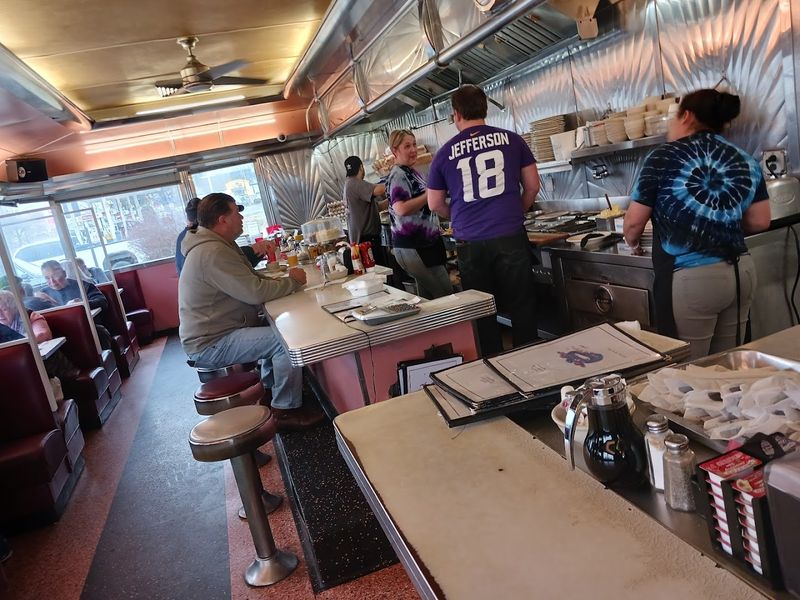 Counter Seating Culture at Its Absolute Finest