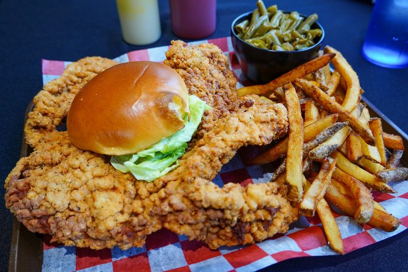 A Breaded Pork Tenderloin That Indiana Locals Actually Drive Hours For