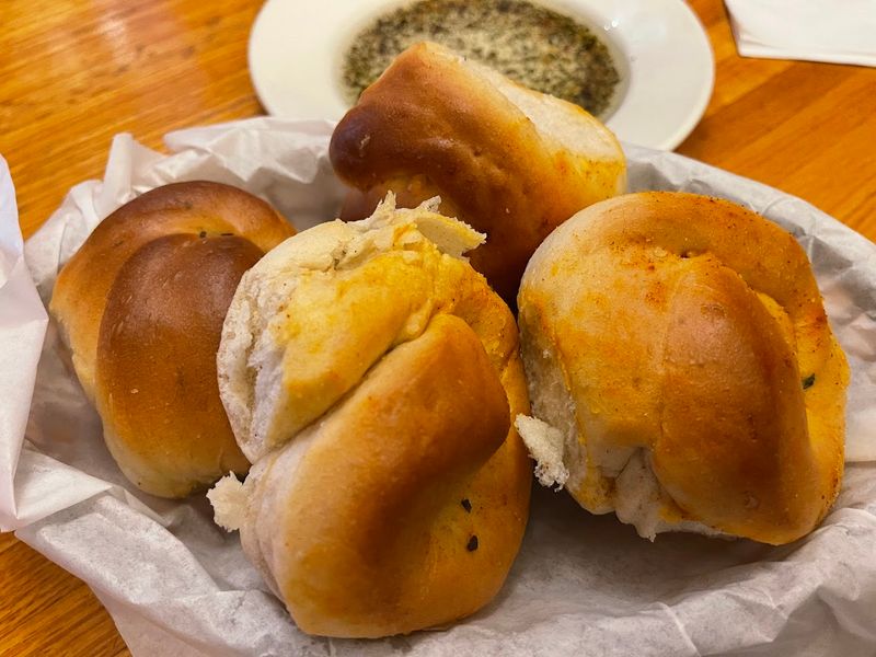 Fresh Bread Rolls and Olive Oil That Set the Tone