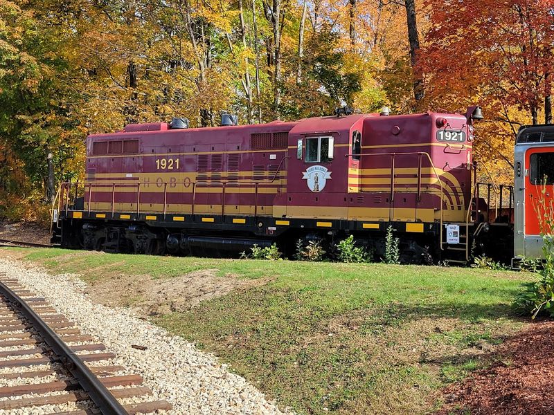 The Fall Foliage Season: When This Route Hits Its Peak