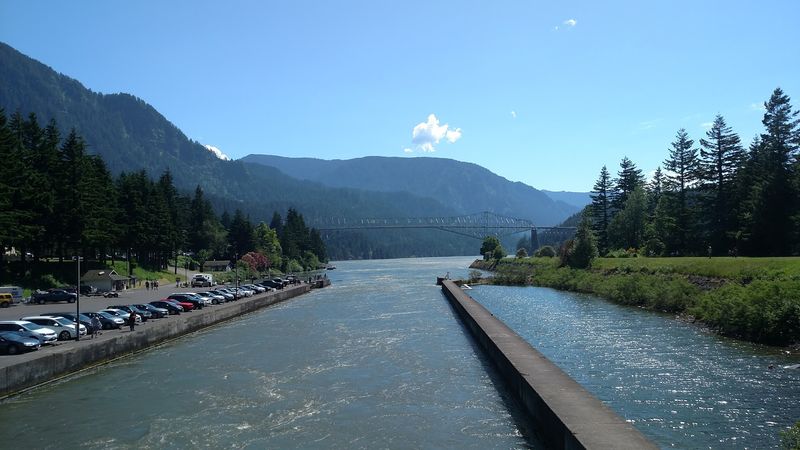 Cascade Locks as the Perfect Road Trip Backdrop