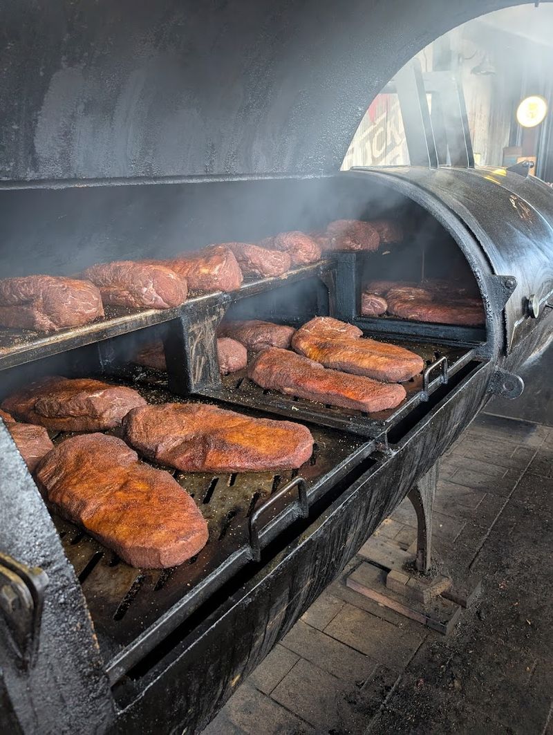 The Giant Smokers Are Worth the Walk