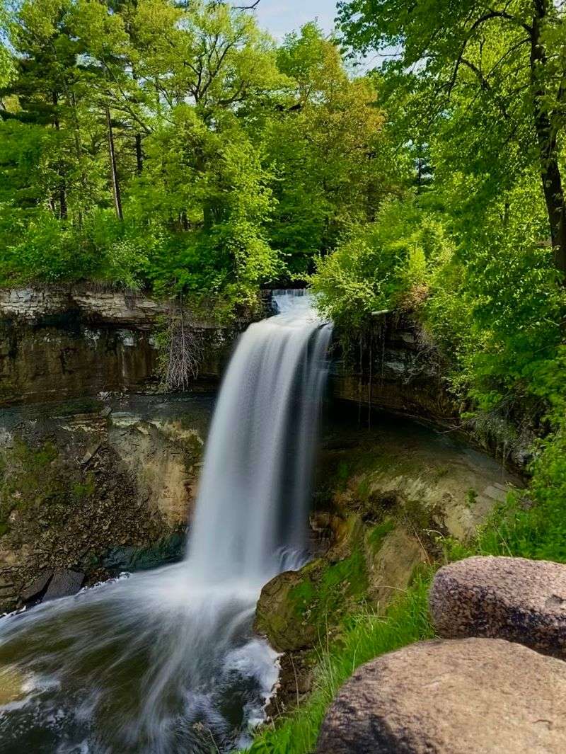 The Falls Themselves: A 53-Foot Urban Surprise