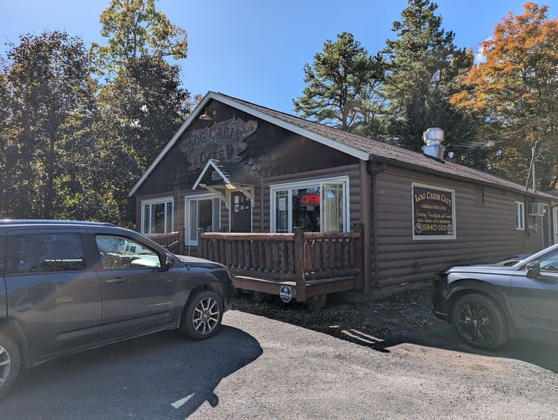 A Silver Gate Stop Built For Lingering