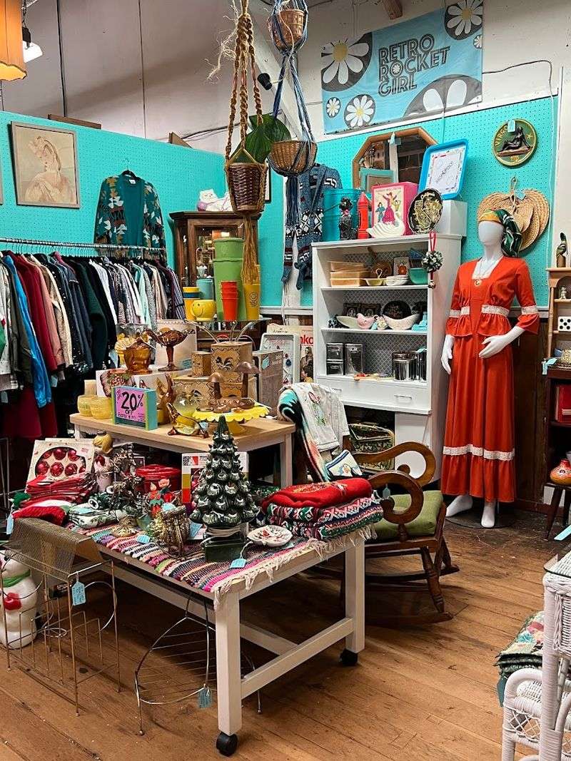 Vintage Jewelry and Wearable History Worth Every Look