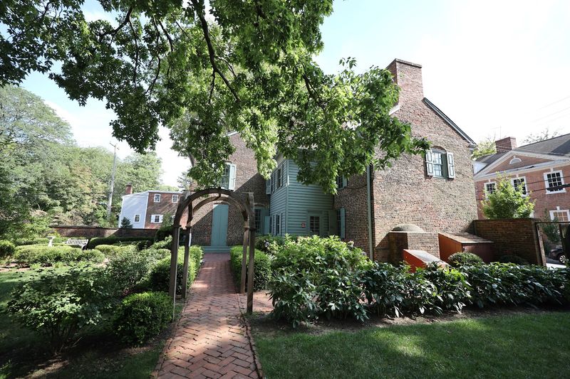 Planning Your Visit to 2 E 4th Street, New Castle