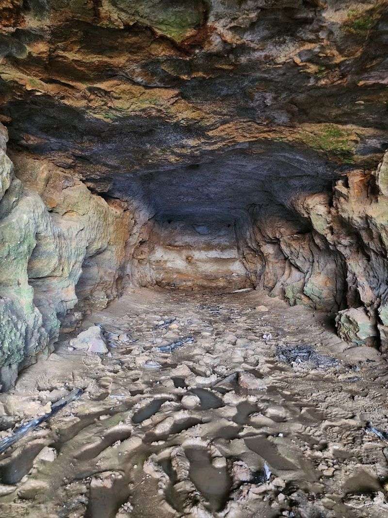 Bluffs of Beaver Bend, Shoals