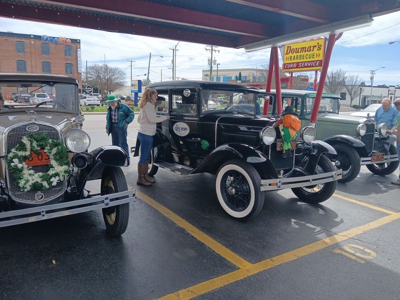 A Drive-In Experience Straight From Another Era